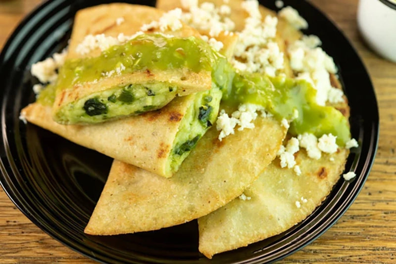 Quesadillas fritas Poblanas hechas a mano