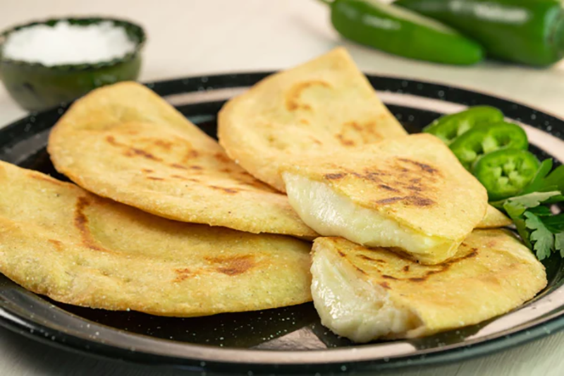 Quesadillas fritas naturales hechas a mano