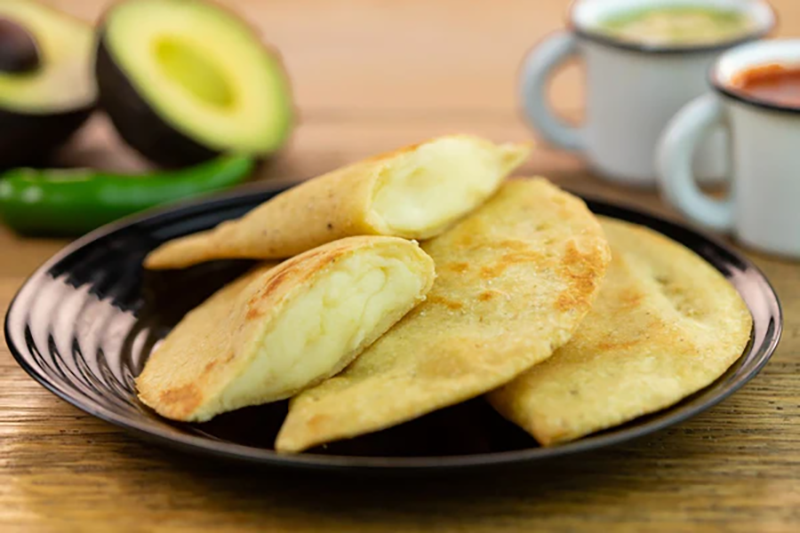 Quesadillas fritas naturales hechas a mano